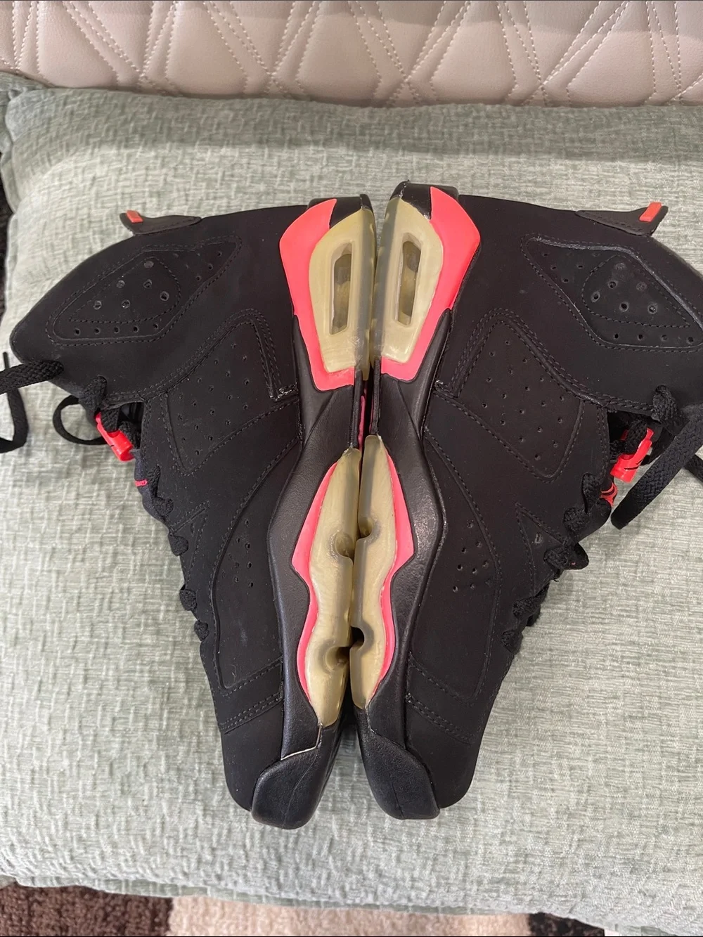 Jordan 6 retro “black infrared” size 6Y